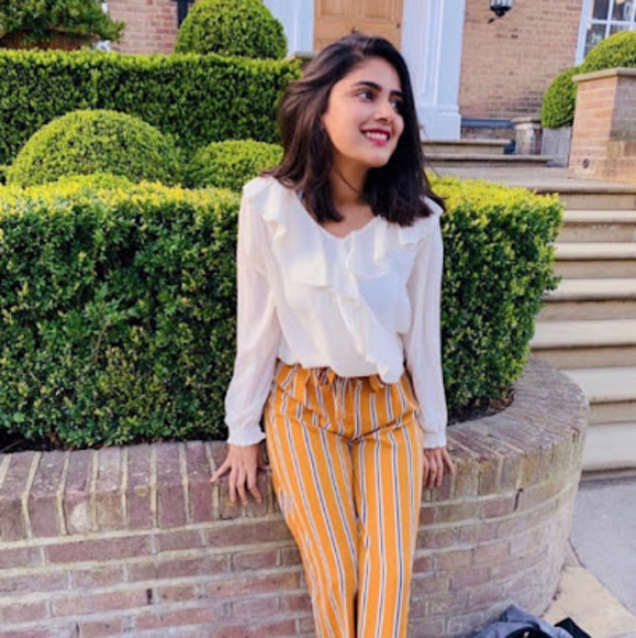 Meet your Posher, Amna - Picture 1 of 1